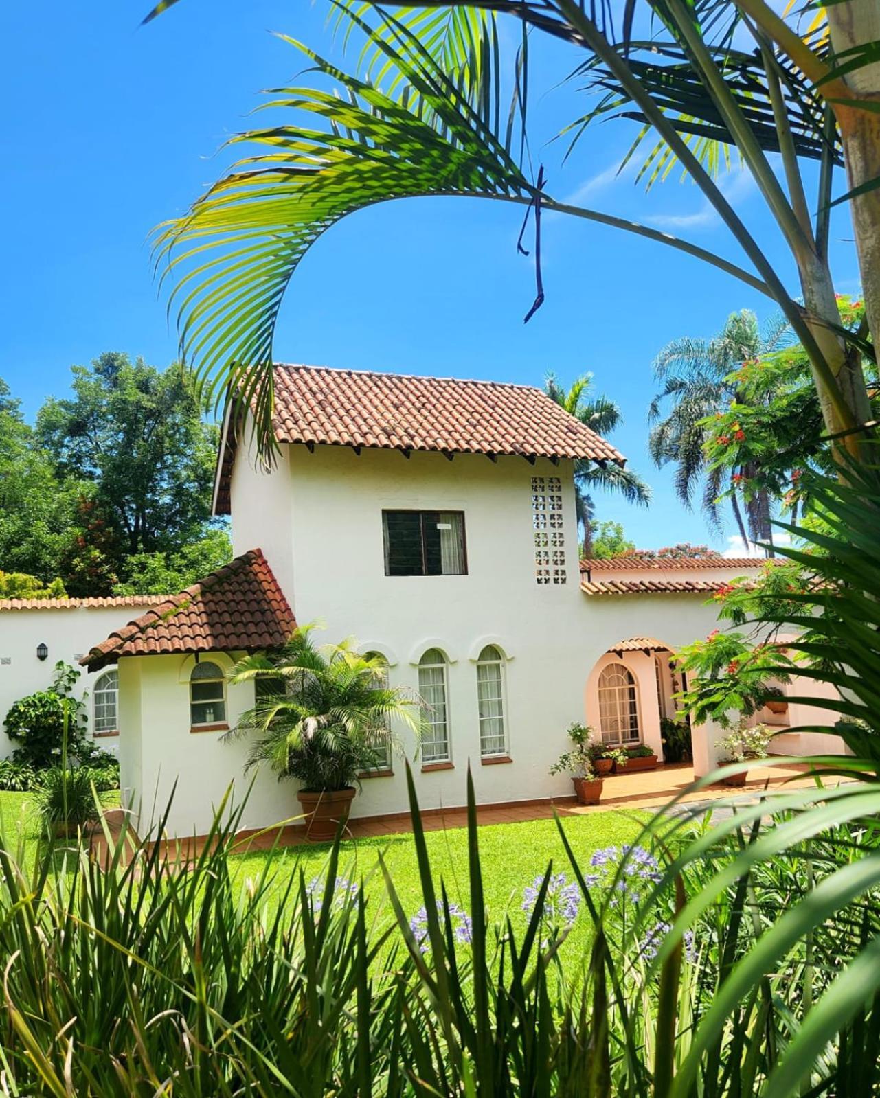 Hostal The Bardolino Artists Retreat Mbombela Exterior foto